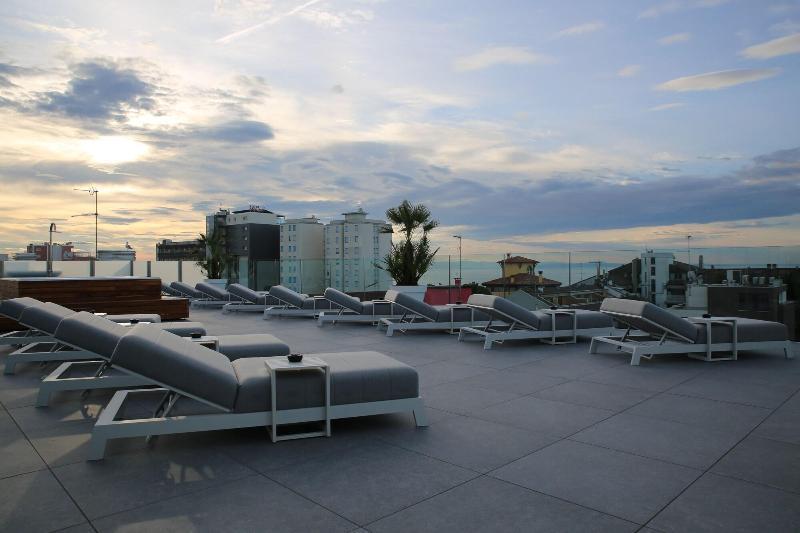 Monaco Suites Hotel Lignano Sabbiadoro Dış mekan fotoğraf