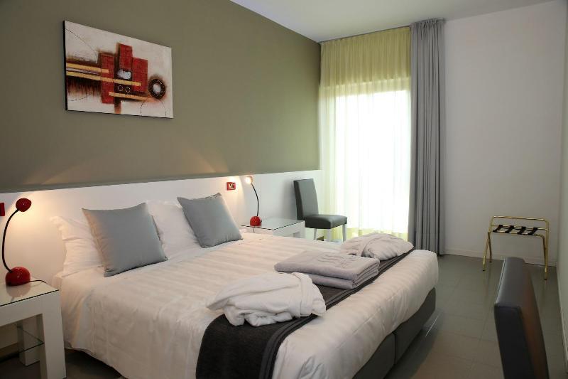 Monaco Suites Hotel Lignano Sabbiadoro Dış mekan fotoğraf