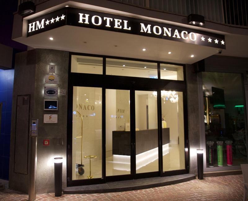 Monaco Suites Hotel Lignano Sabbiadoro Dış mekan fotoğraf