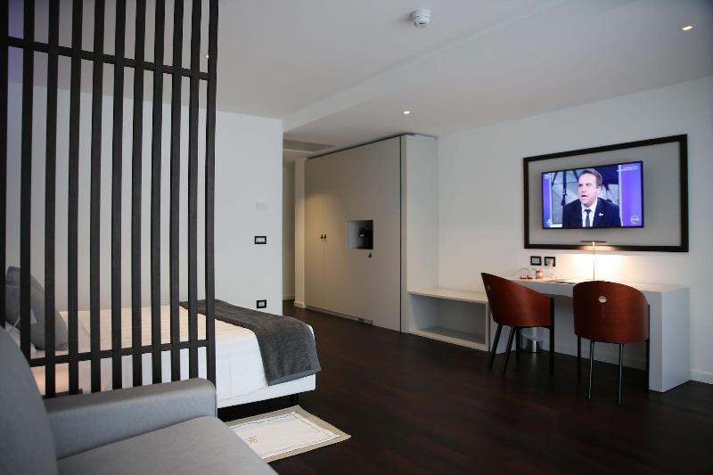 Monaco Suites Hotel Lignano Sabbiadoro Dış mekan fotoğraf