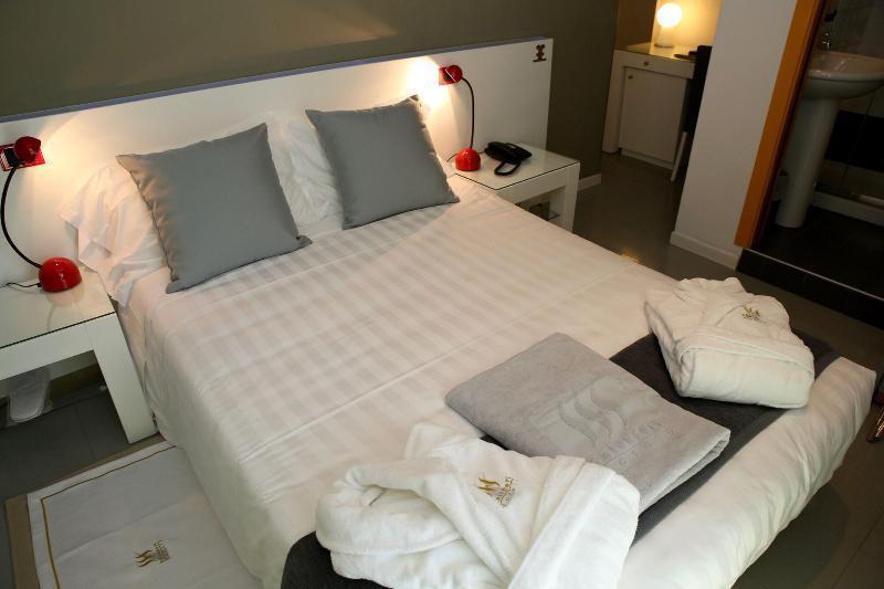 Monaco Suites Hotel Lignano Sabbiadoro Dış mekan fotoğraf