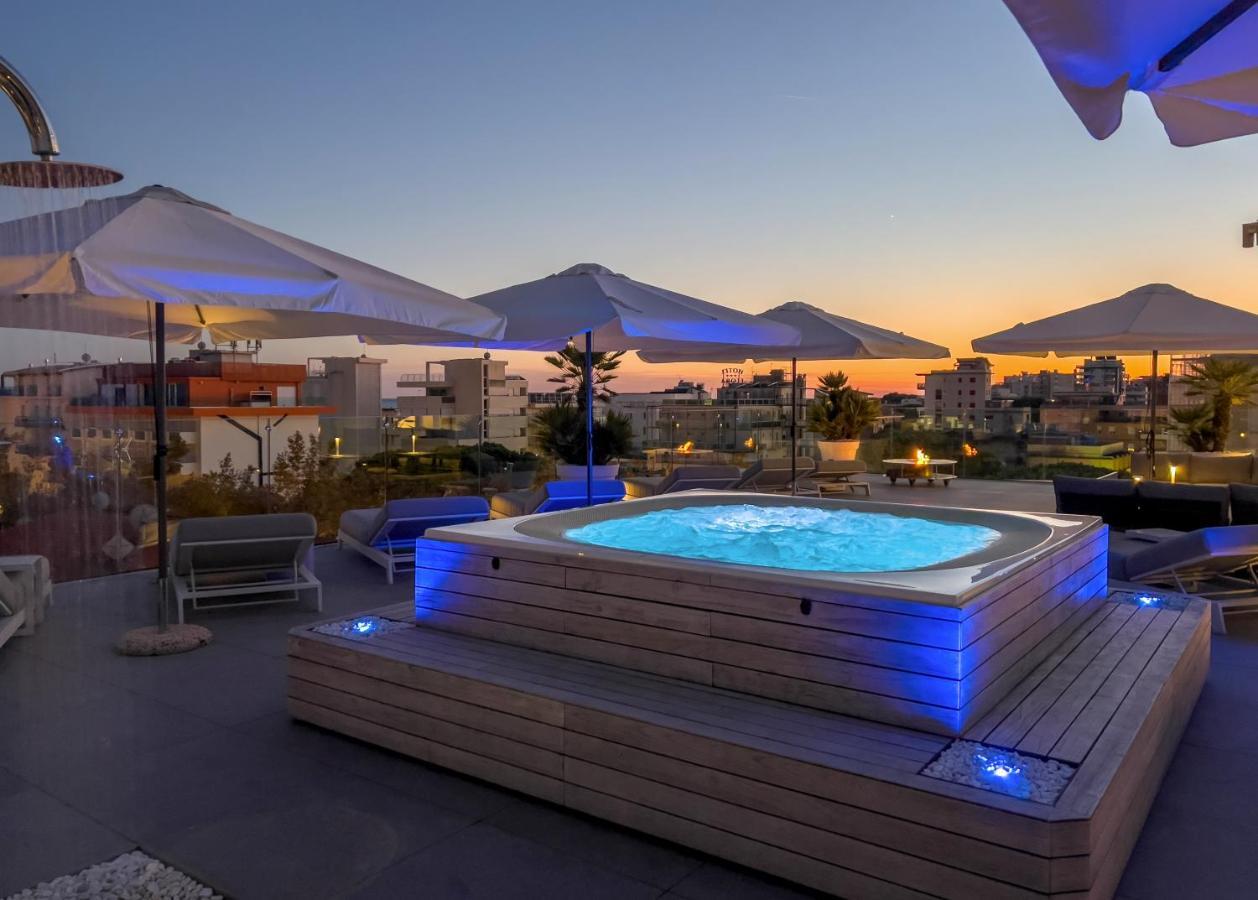 Monaco Suites Hotel Lignano Sabbiadoro Dış mekan fotoğraf