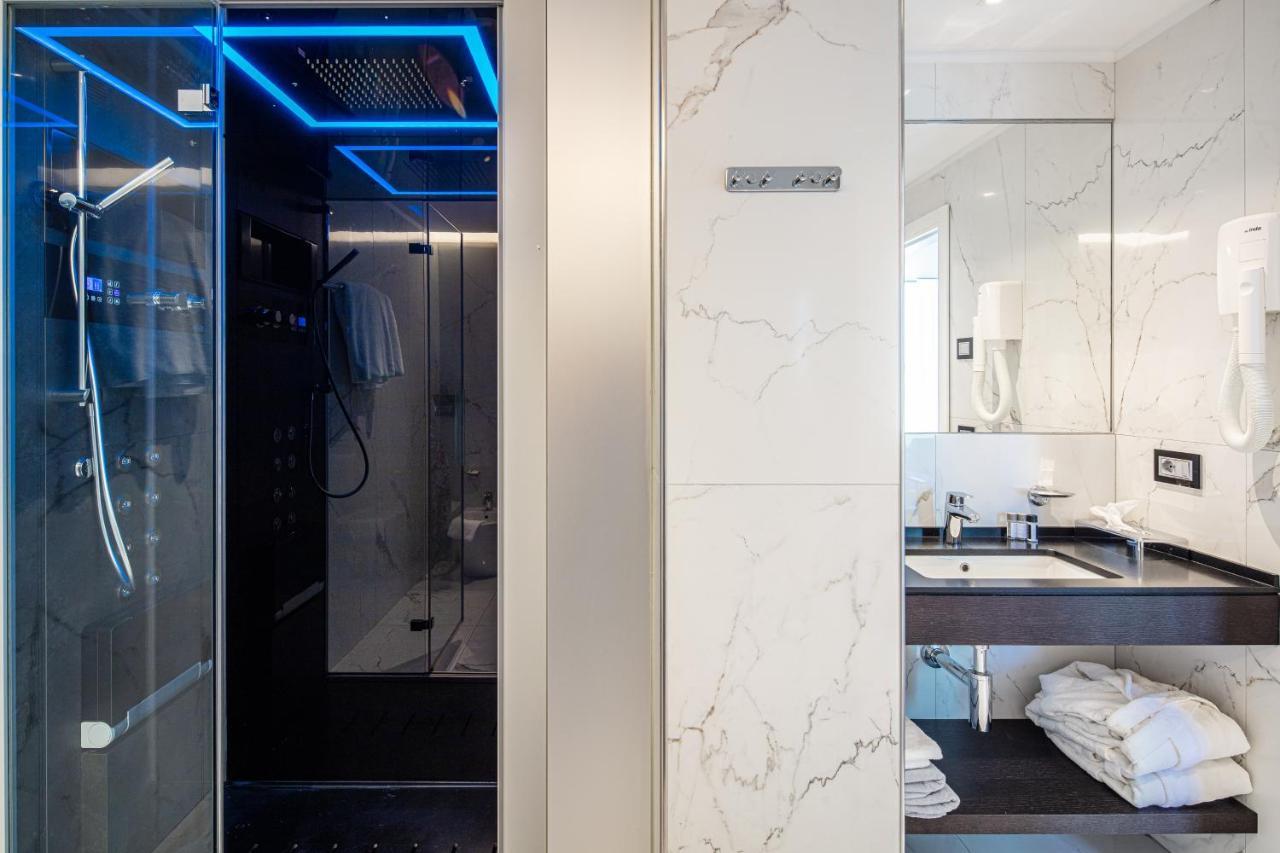 Monaco Suites Hotel Lignano Sabbiadoro Dış mekan fotoğraf