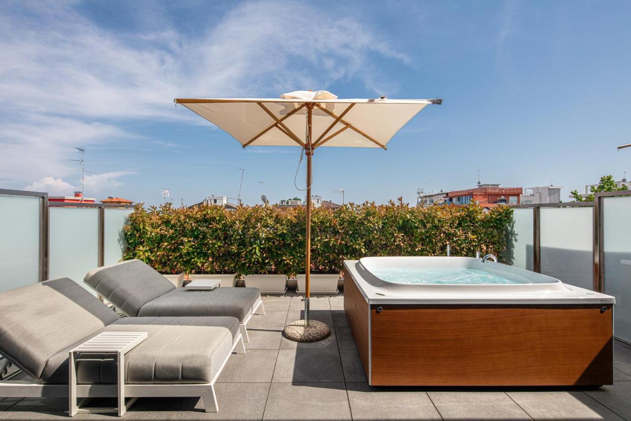 Monaco Suites Hotel Lignano Sabbiadoro Dış mekan fotoğraf