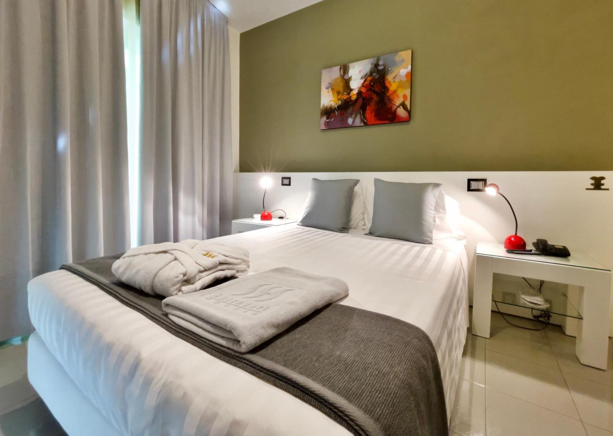 Monaco Suites Hotel Lignano Sabbiadoro Oda fotoğraf